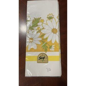 Vtg Hallmark PAPER TABLECLOTH 60"x102" Daisy Border Design w/White Center Sealed
